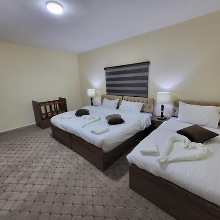 Petra Hills House Hostel Вади Муса Екстериор снимка