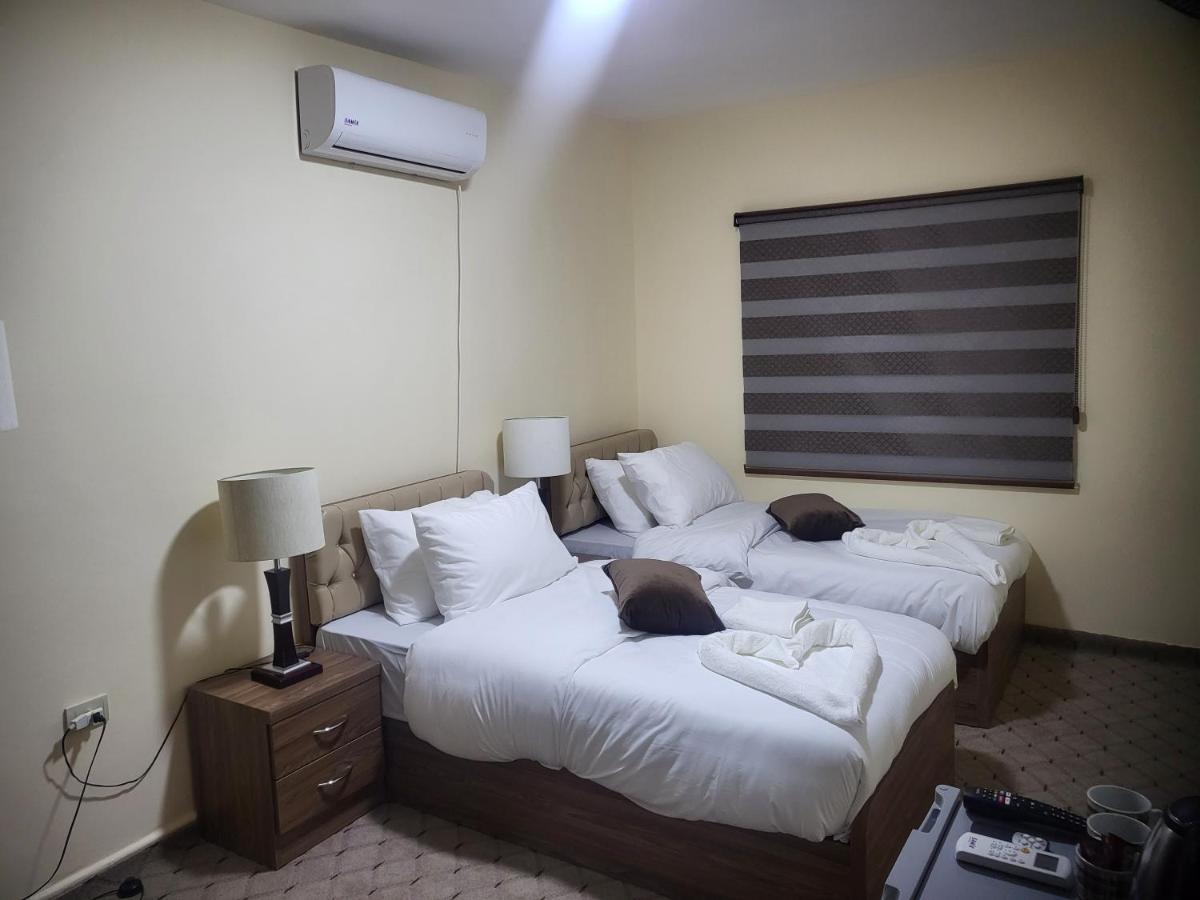 Petra Hills House Hostel Вади Муса Екстериор снимка
