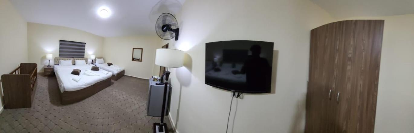Petra Hills House Hostel Вади Муса Екстериор снимка