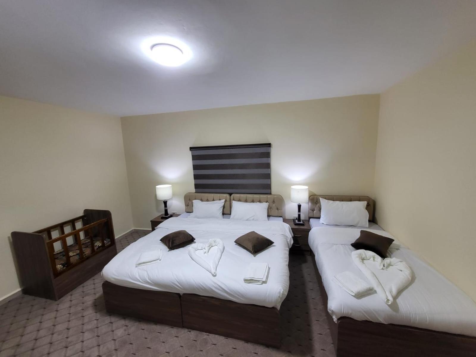 Petra Hills House Hostel Вади Муса Екстериор снимка