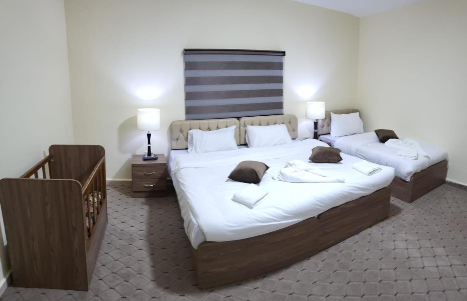 Petra Hills House Hostel Вади Муса Екстериор снимка