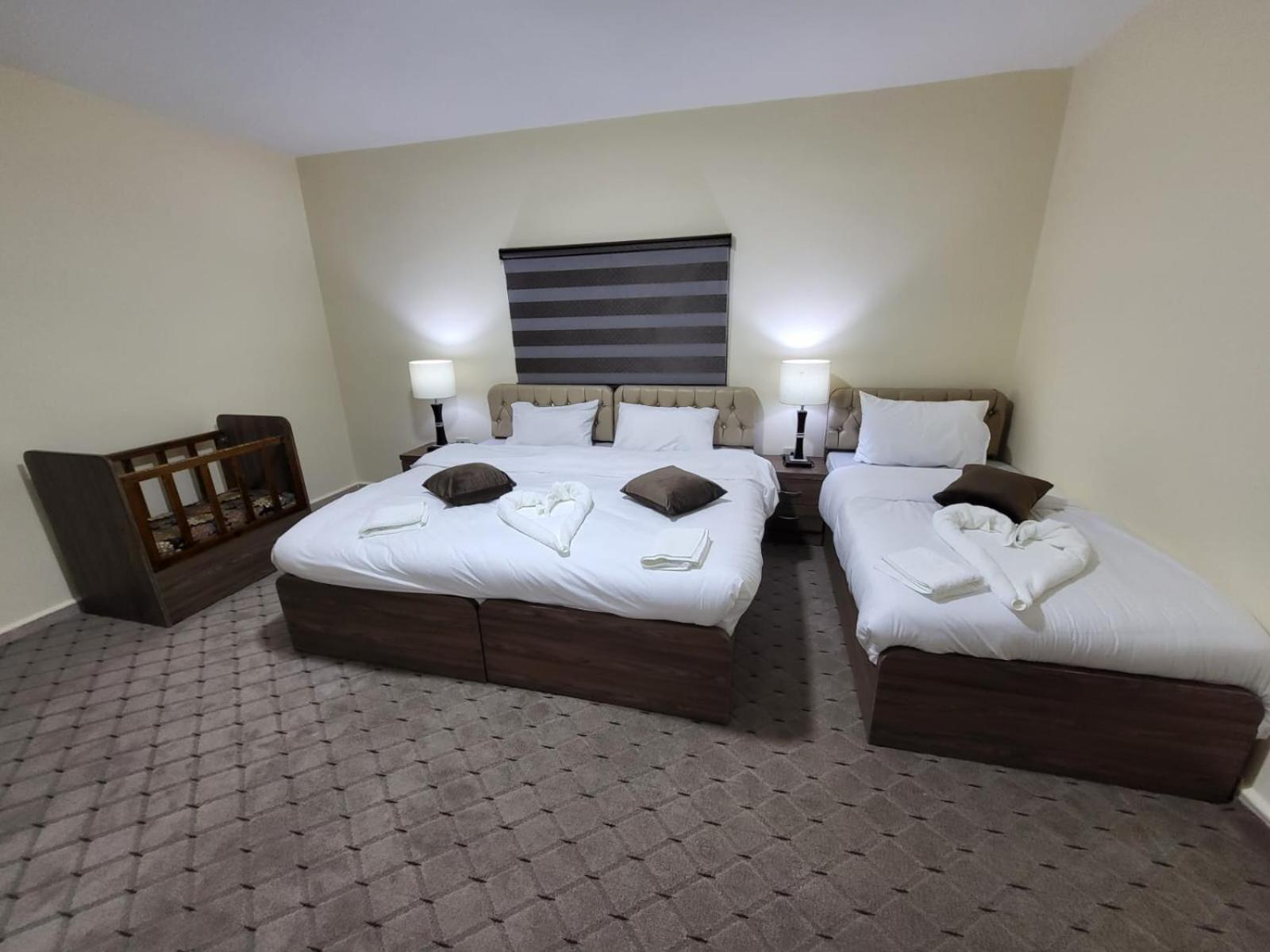 Petra Hills House Hostel Вади Муса Екстериор снимка