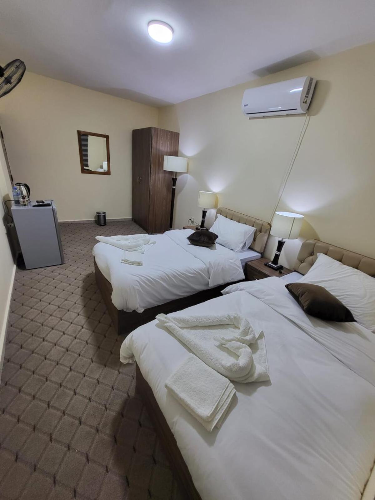 Petra Hills House Hostel Вади Муса Екстериор снимка